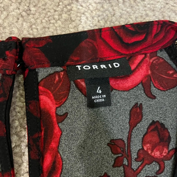 Torrid Peplum Crepe Lace Sleeve Top - Picture 6 of 8